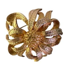 Gold Tone Flower Brooch Pin Textured Petals Center